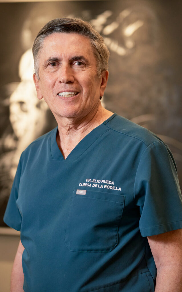 Doctor Elio Rueda especialista en ortopedia y cirugía de rodilla